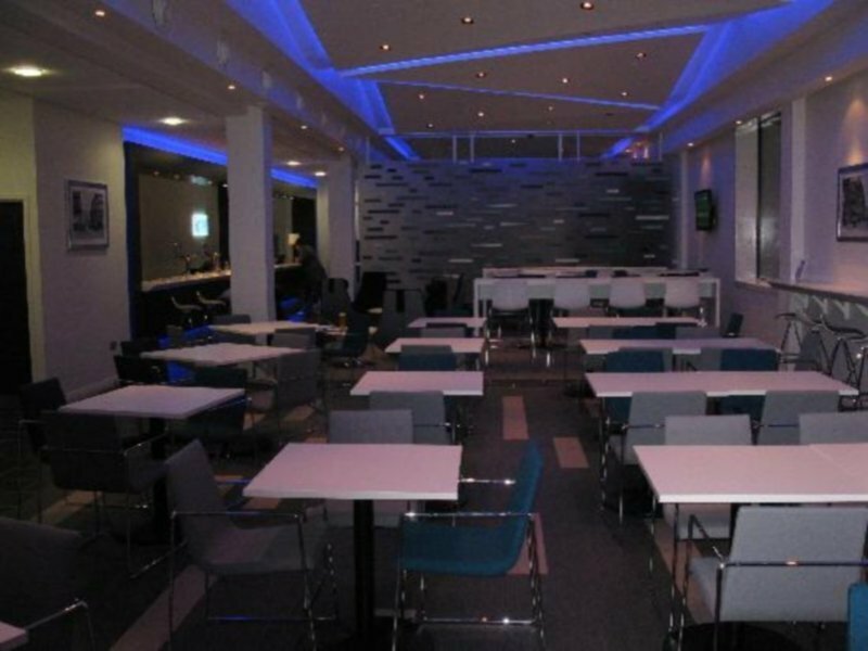 Фото Holiday Inn Express Manchester City Centre - Arena