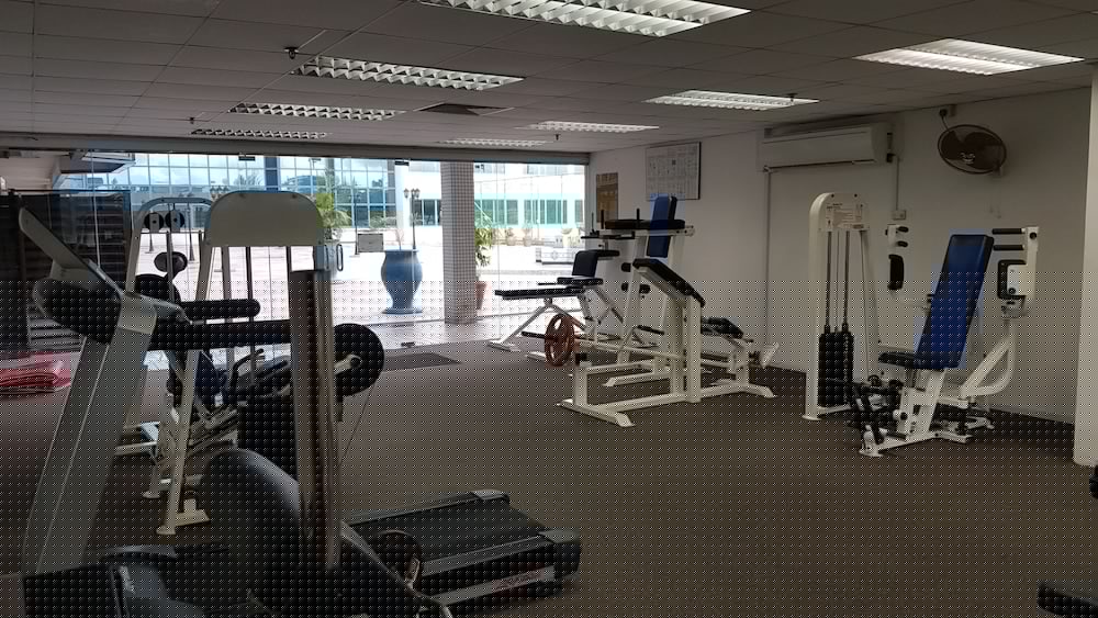 Фото The Centrepoint Hotel