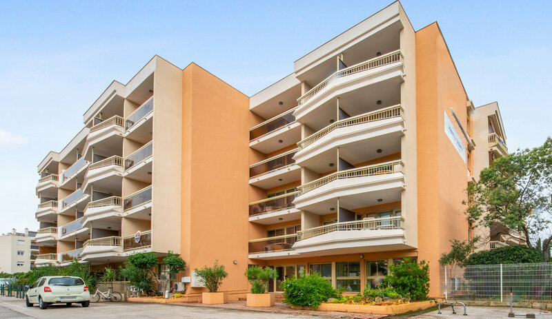 Гостиница Pierre & Vacances Résidence Les Platanes в Сент-Максиме