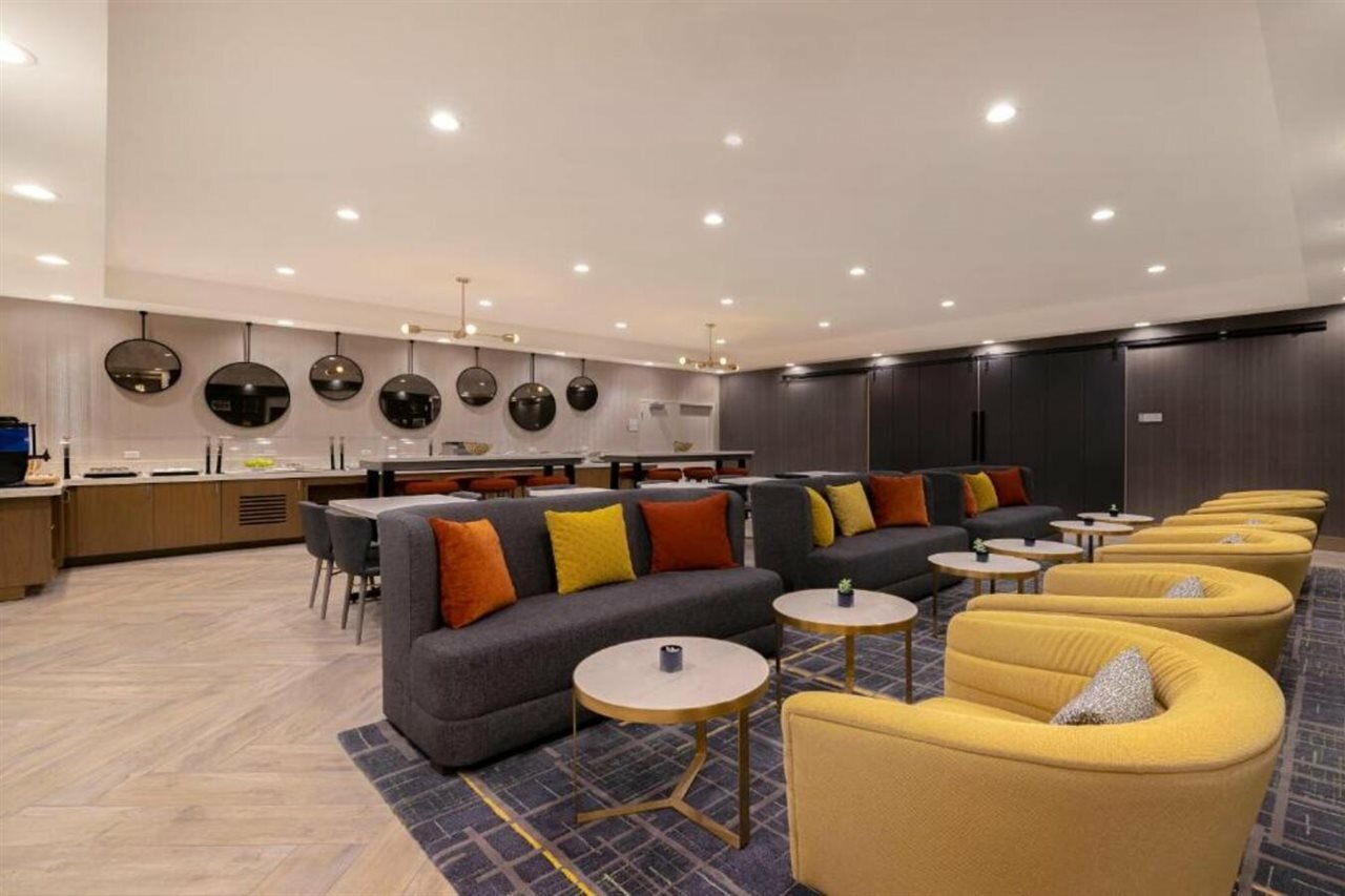 Фото DoubleTree by Hilton Palmdale, Ca