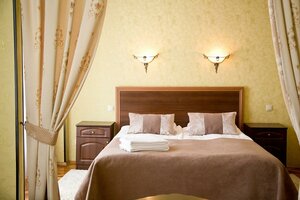 Intourist (Velikiy Novgorod, Velikaya Street, 16), hotel