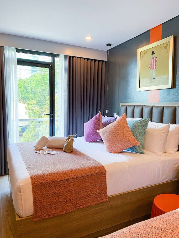 Фото Unwnd Flats Makati