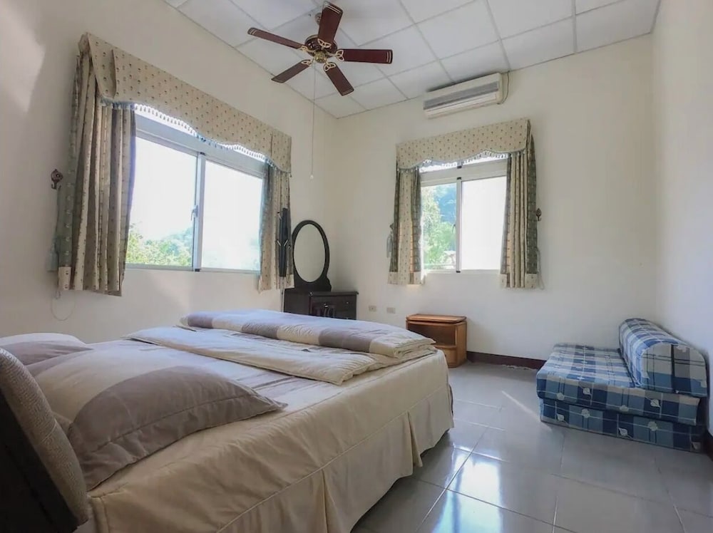 Фото Little girl's home