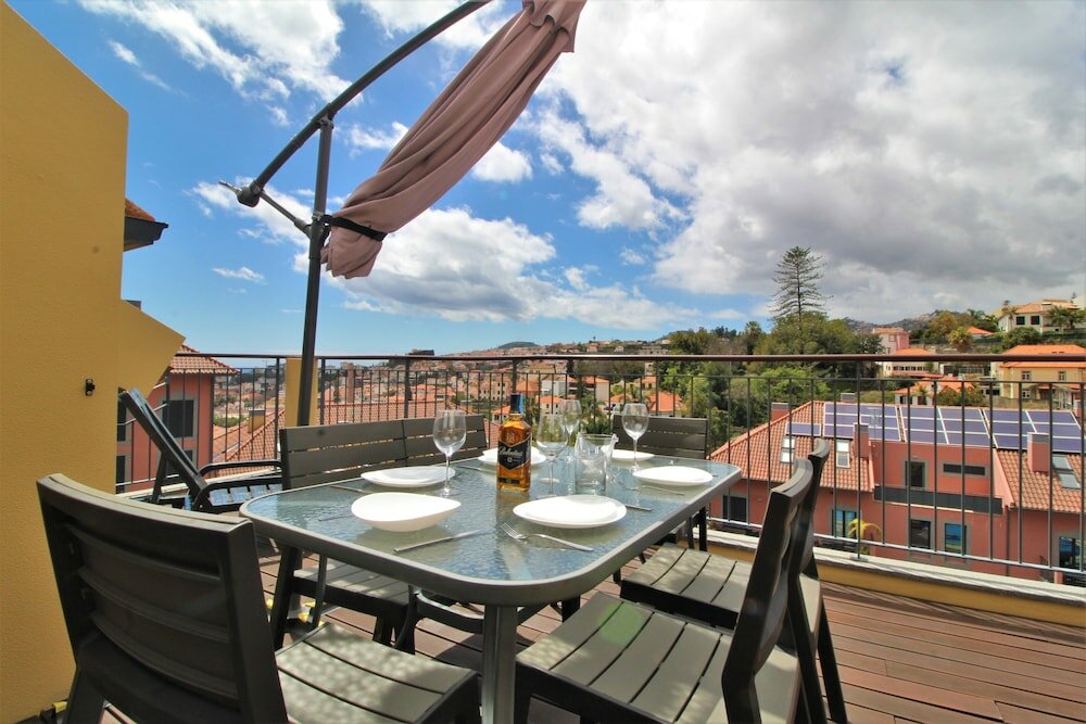 Фото Living Apartment With Private Pool, Jacuzzi and Gym