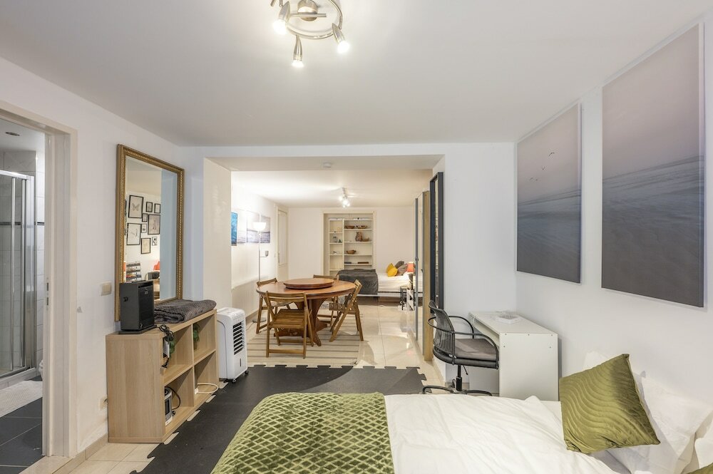 Фото Euro Edens Bed & Breakfast