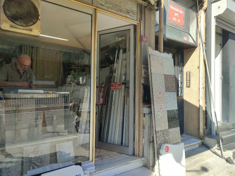Production of tombstones Senortak Granite Marble Decoration, Istanbul, photo