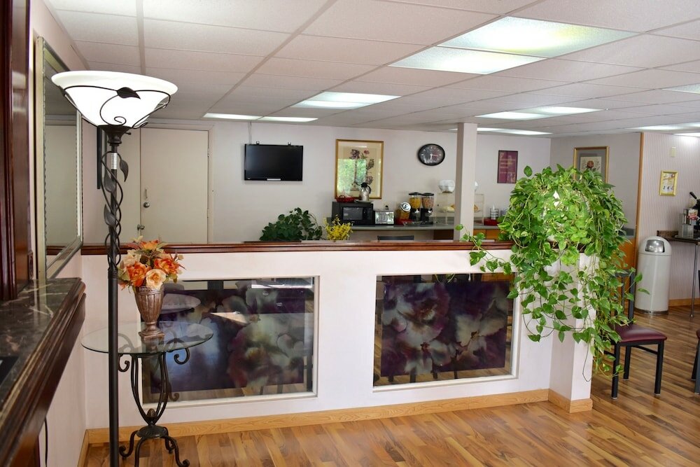 Фото Bridge Views Inn