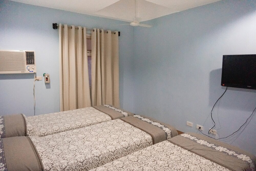 Фото Crowne Garden Hotel