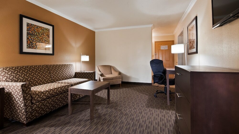 Фото Best Western Airport Albuquerque InnSuites Hotel & Suites