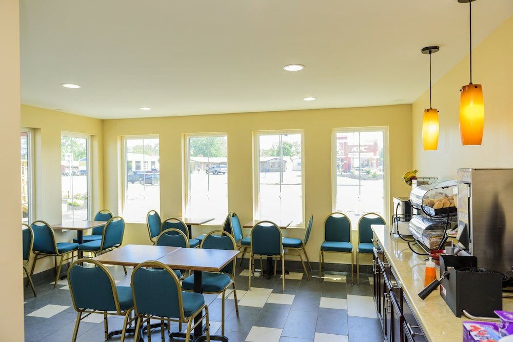 Фото AArya Hotel by Niagara Fashion Outlets