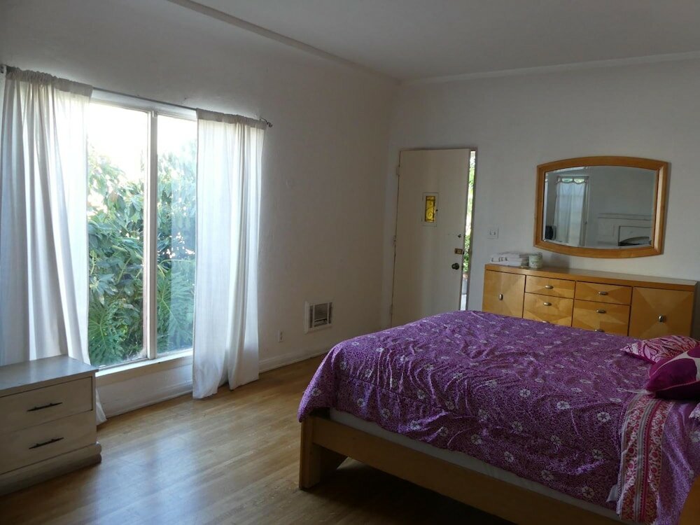 Фото Wilshire Orange Hotel