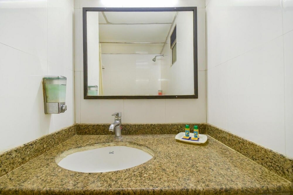 Фото Hotel Ashish Plaza