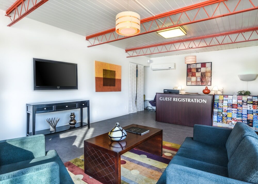 Фото Skylark Hotel