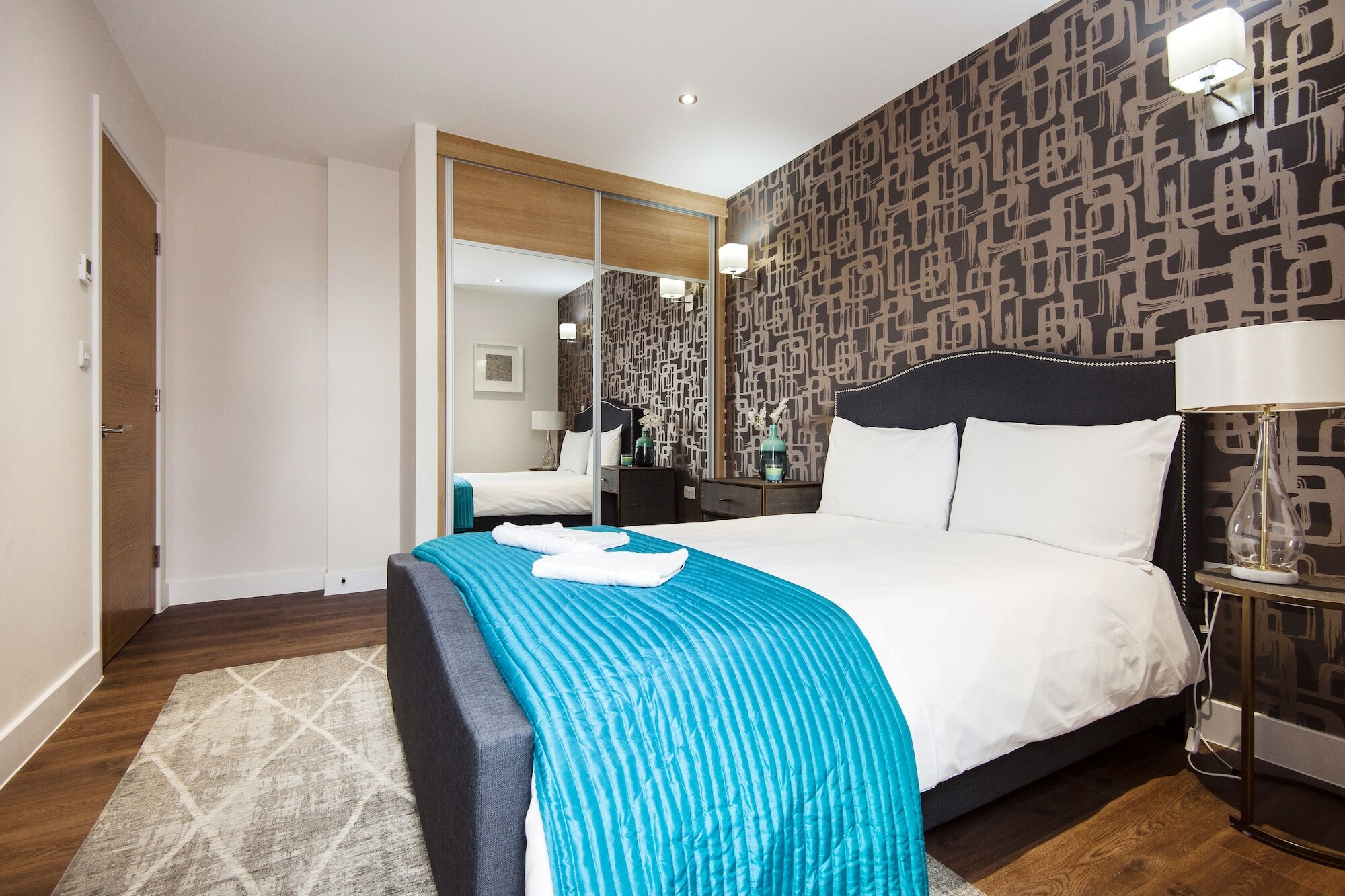 Фото Twyne House Apartments