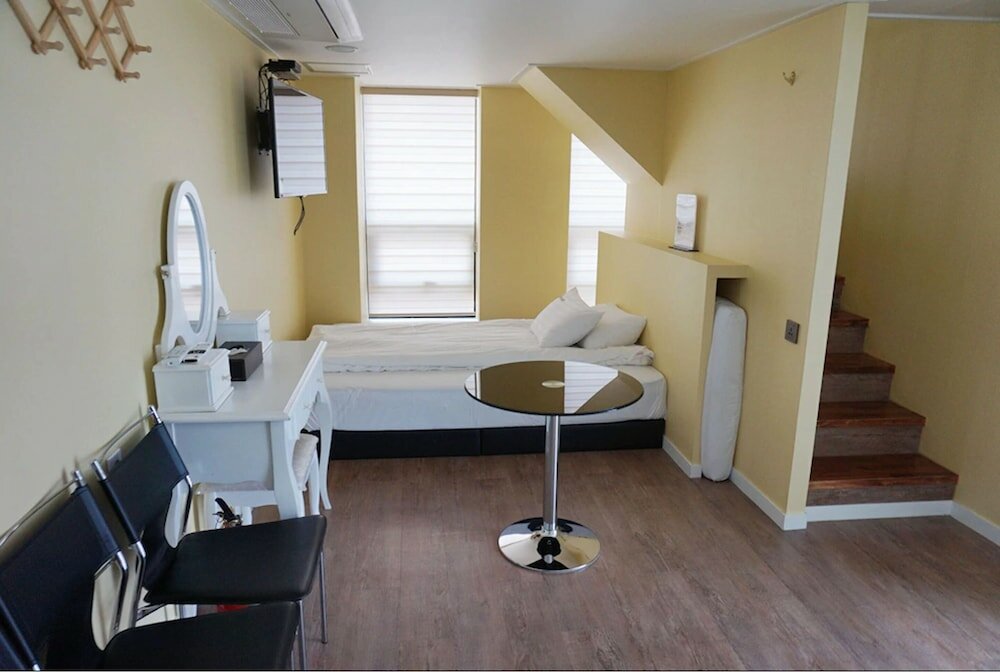 Фото Myeongdong Mom House