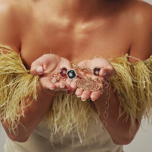 Bee Goddess Fotoğraf 5