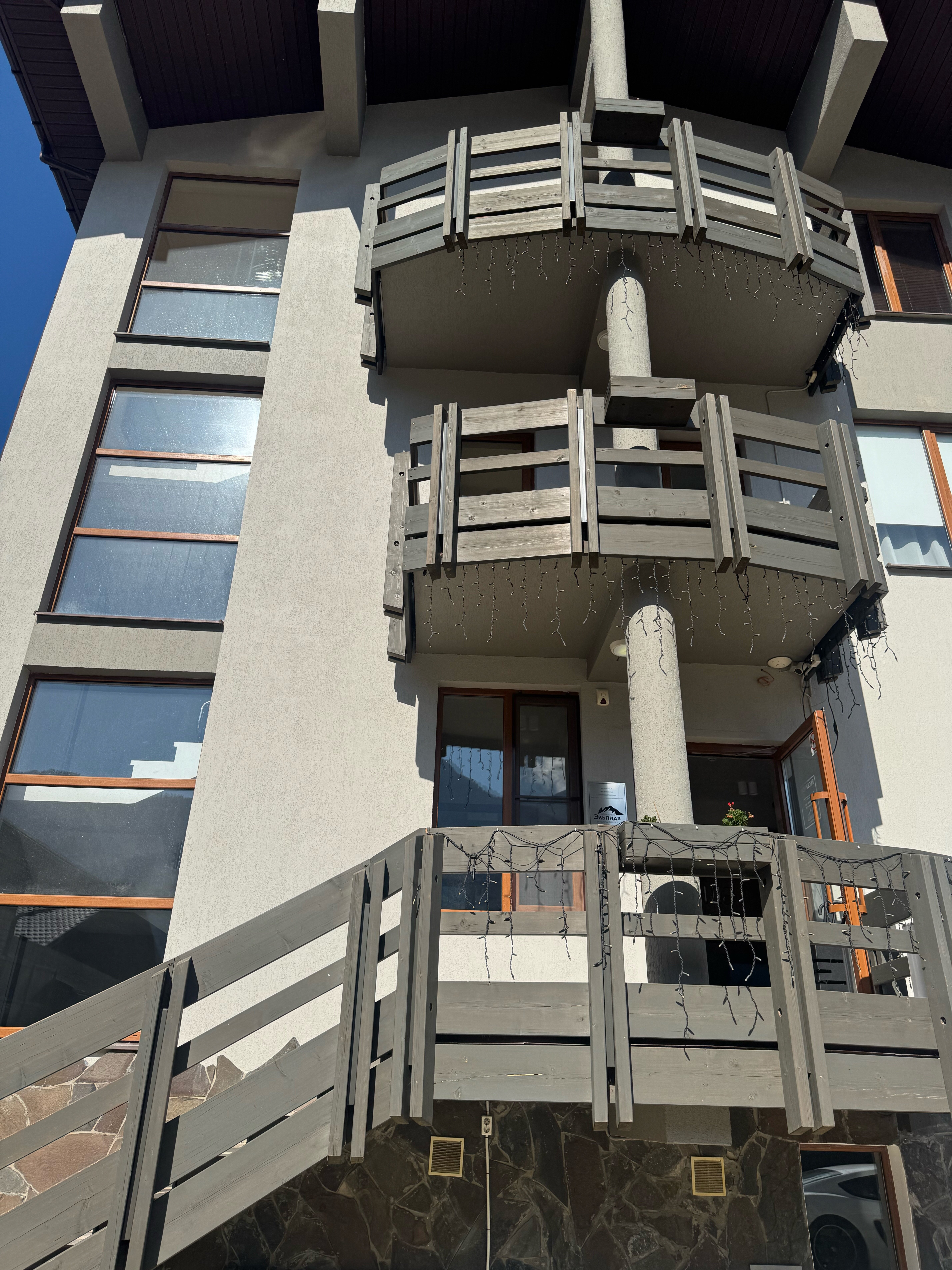 Фото Эльпида