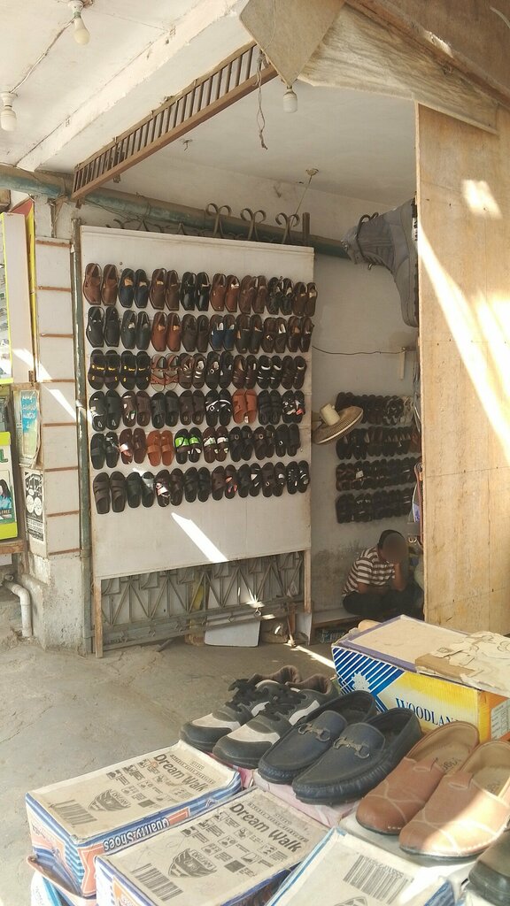 Shoe store Khan shoes, Karachi, photo