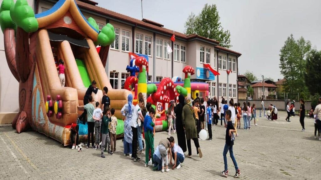 Primary school Kemal Yener Primary School, Sapanca, photo