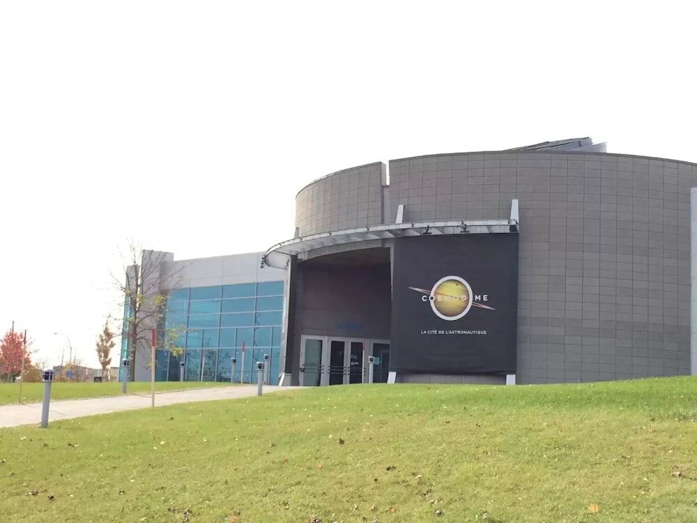 Фото Quality Suites Laval