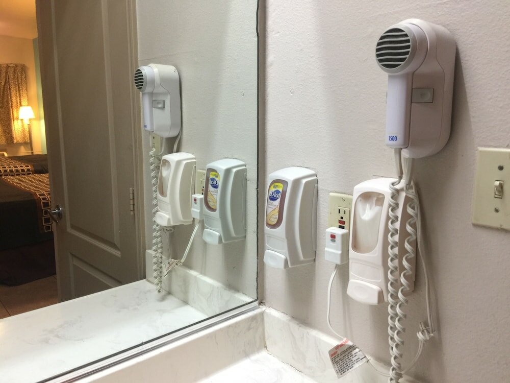 Фото Texas Inn and Suites City Center at University Dr