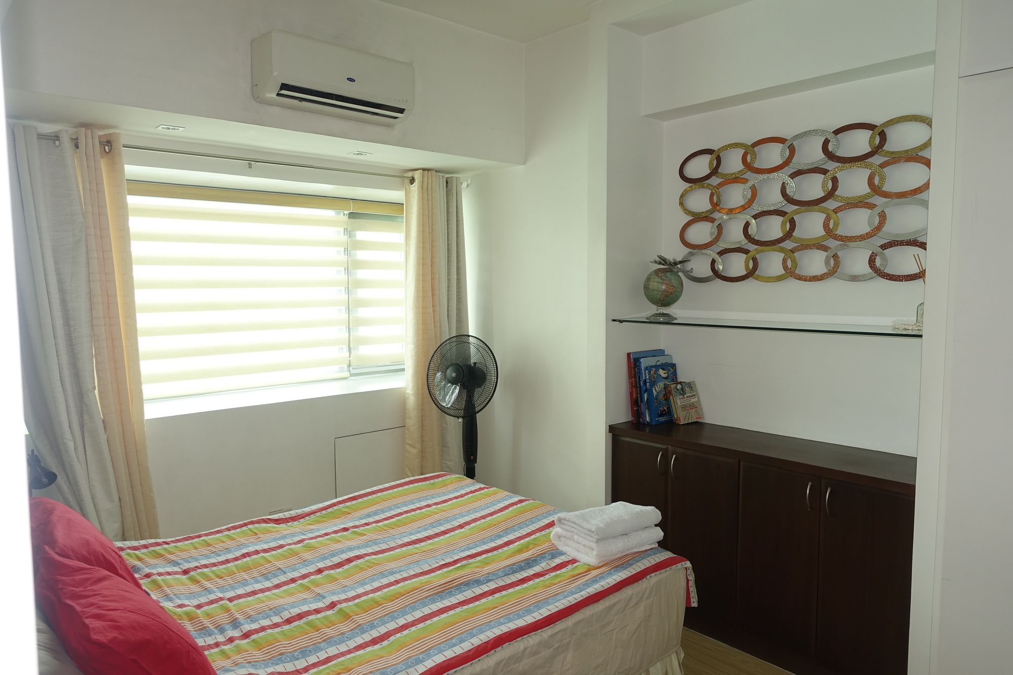 Фото Luxury Condo at Forbeswood Parklane