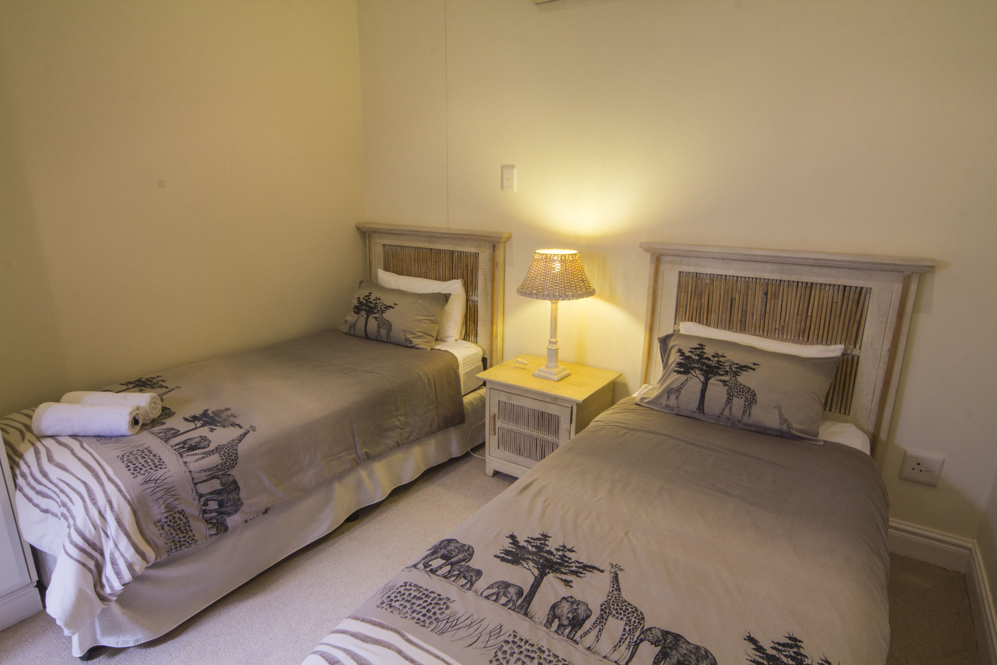 Фото 203 Oyster Quays