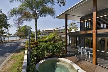 Hotel Beachcomber Holiday House, Cairns, photo
