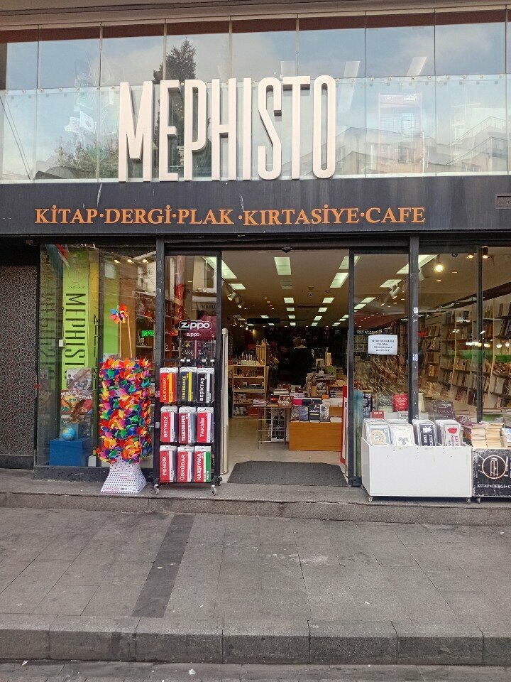 مكتبة Mephisto Bookstore ، اسطنبول، صورة