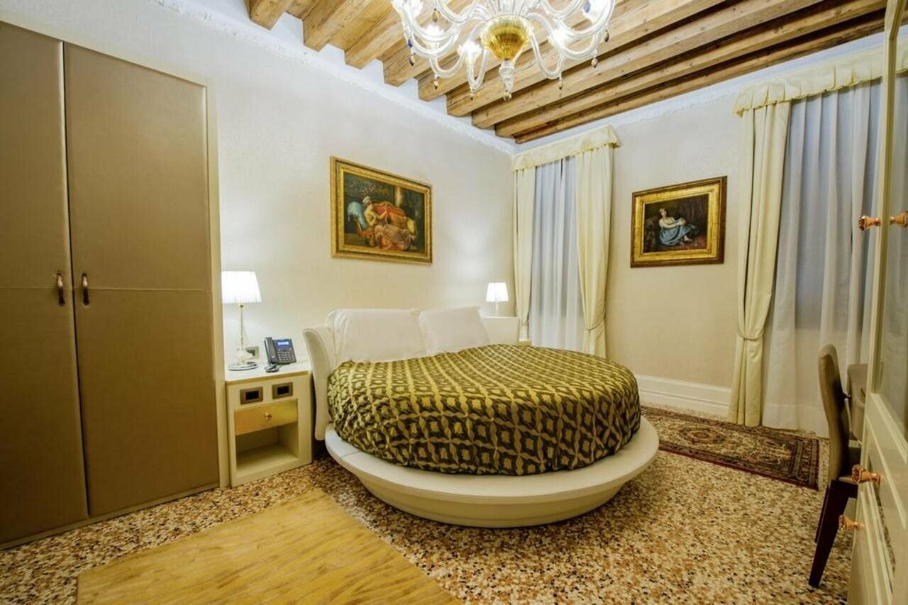 Фото Ego Boutique Hotel