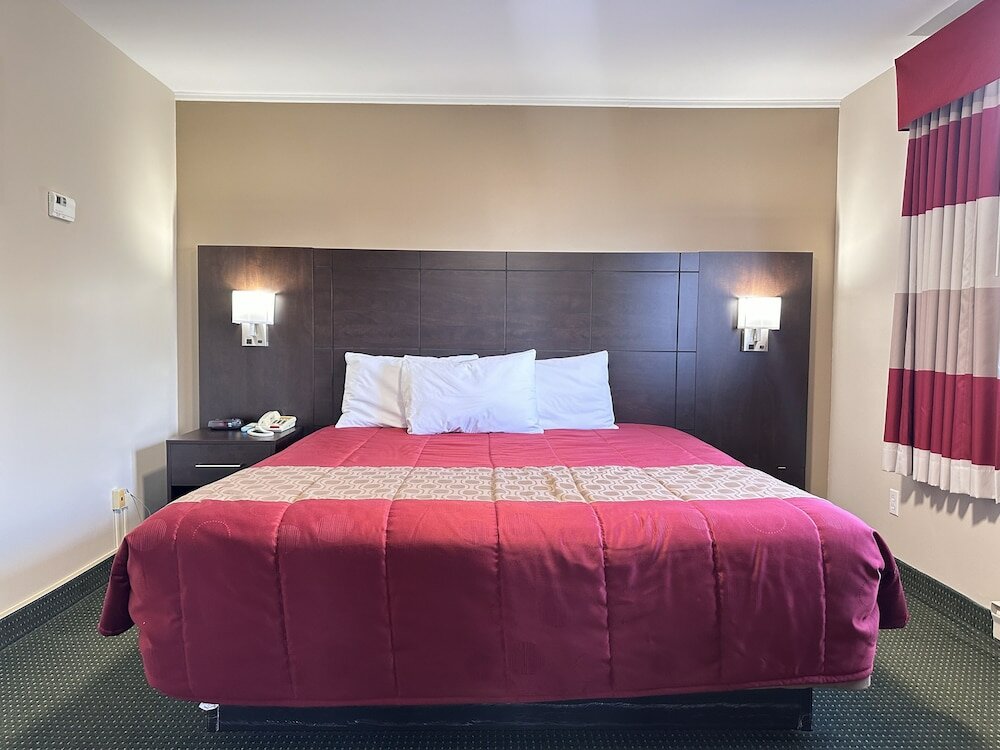 Фото Colonial House Motor Inn