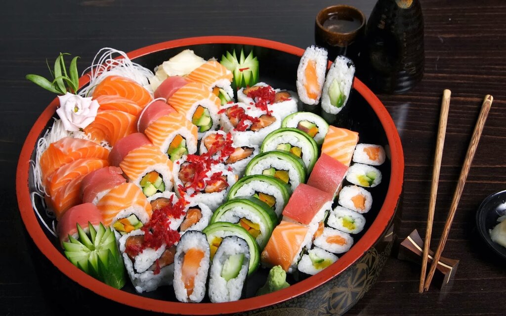 Food and lunch delivery Sushi wok, Yekaterinburg, photo