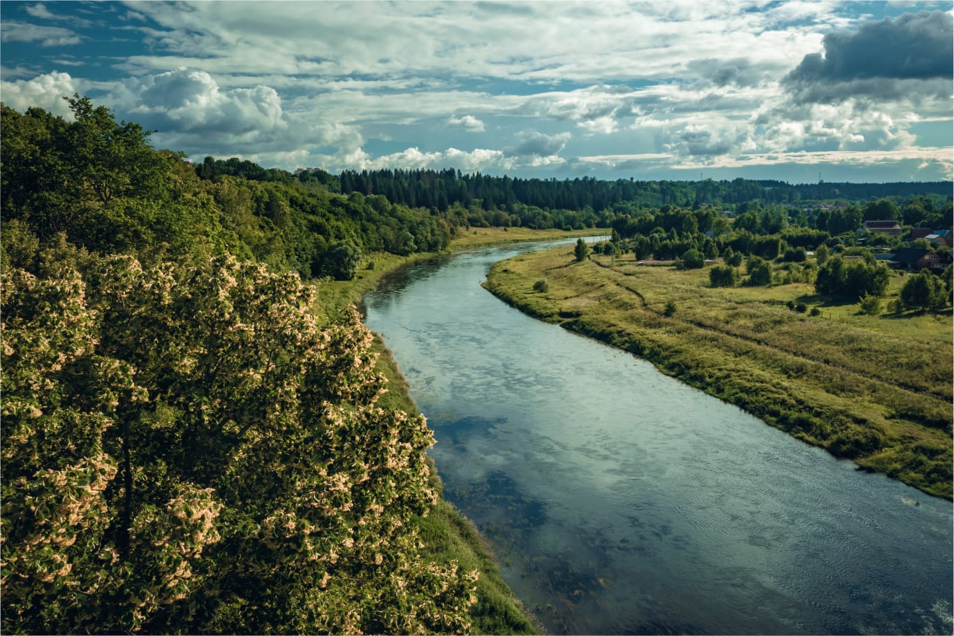 Фото Купольные дома-сферы на ферме
