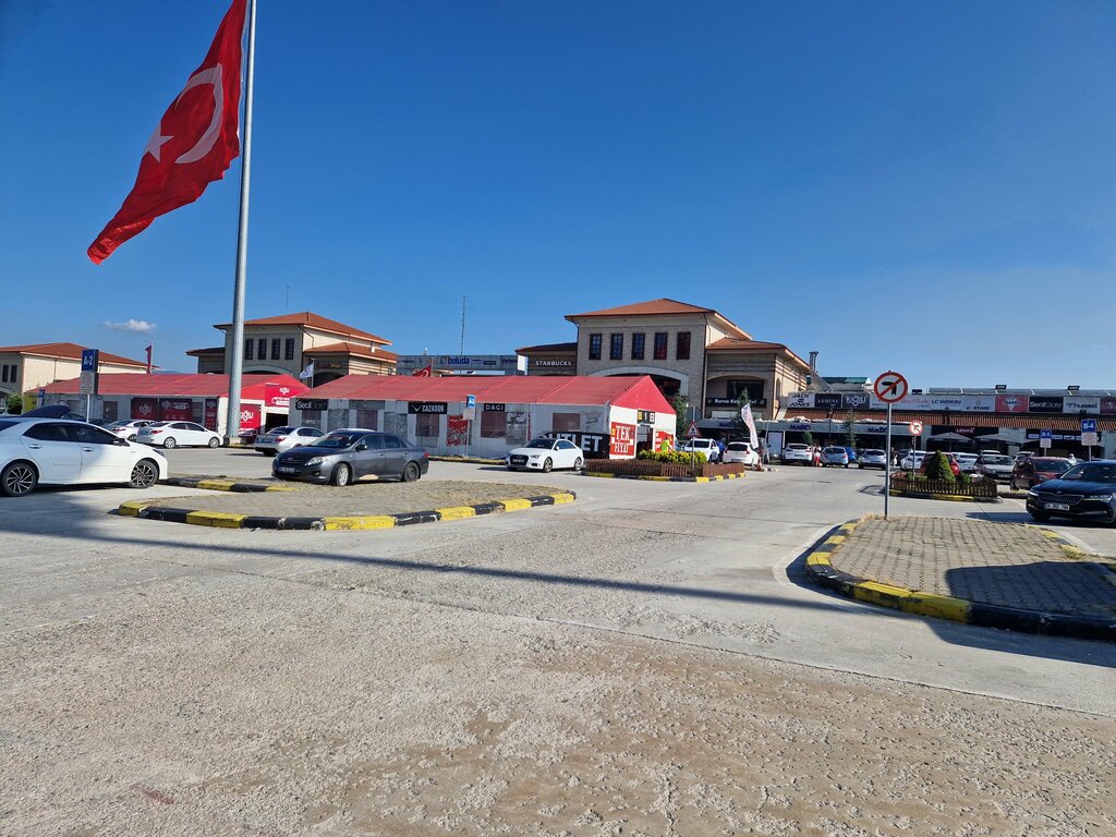 Shopping mall HighWay Outlet, Bolu, photo