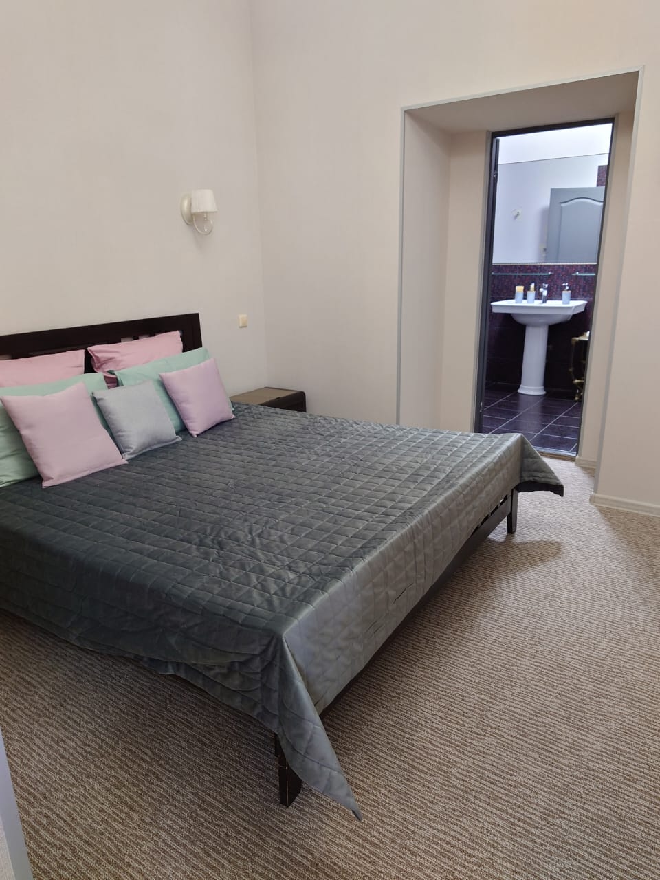 Фото Гостевые комнаты на Невском проспекте, 47