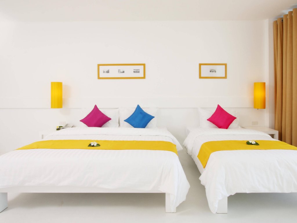 Фото The Old Phuket Karon Beach Resort