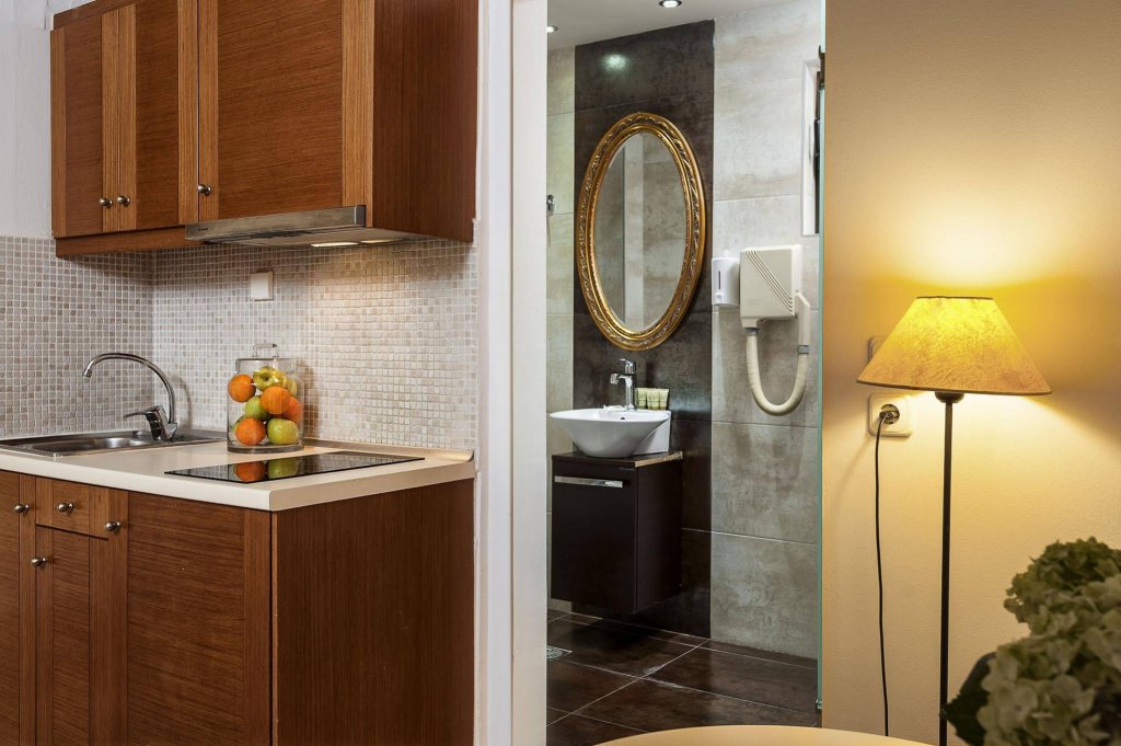 Фото Elina Hotel Apartments