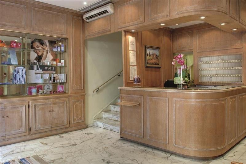 Фото Cannes Centre Univers