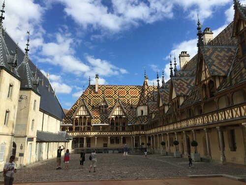 Гостиница Kyriad Prestige Beaune - Le Panorama в Боне