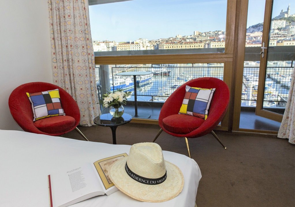 Фото La Résidence du Vieux Port