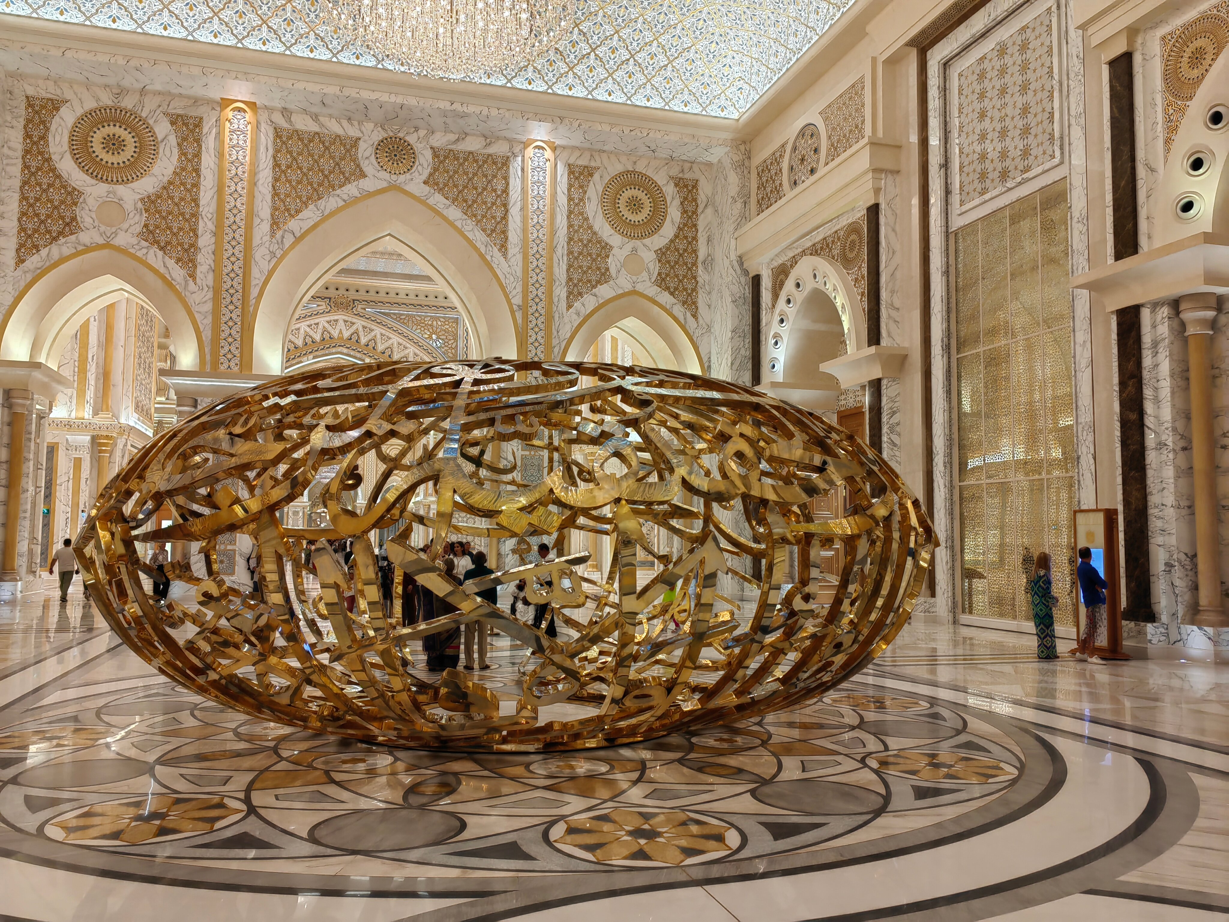 Фото Traders Hotel, Qaryat Al Beri, Abu Dhabi