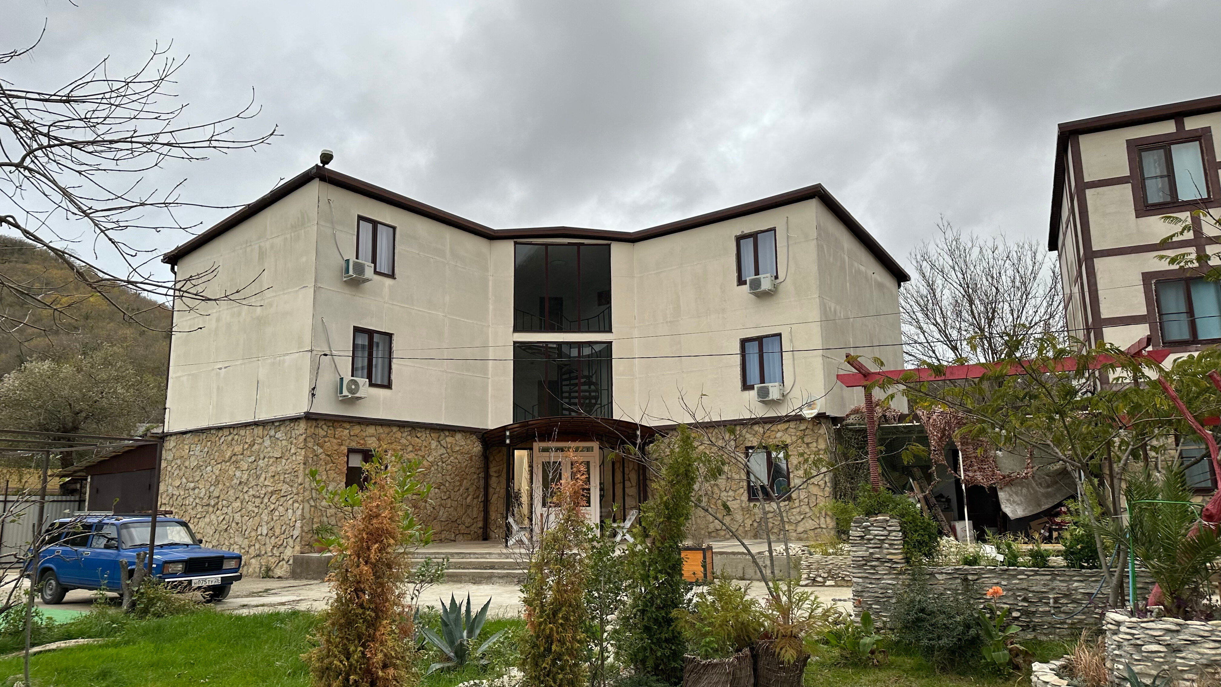 Фото отеля 1