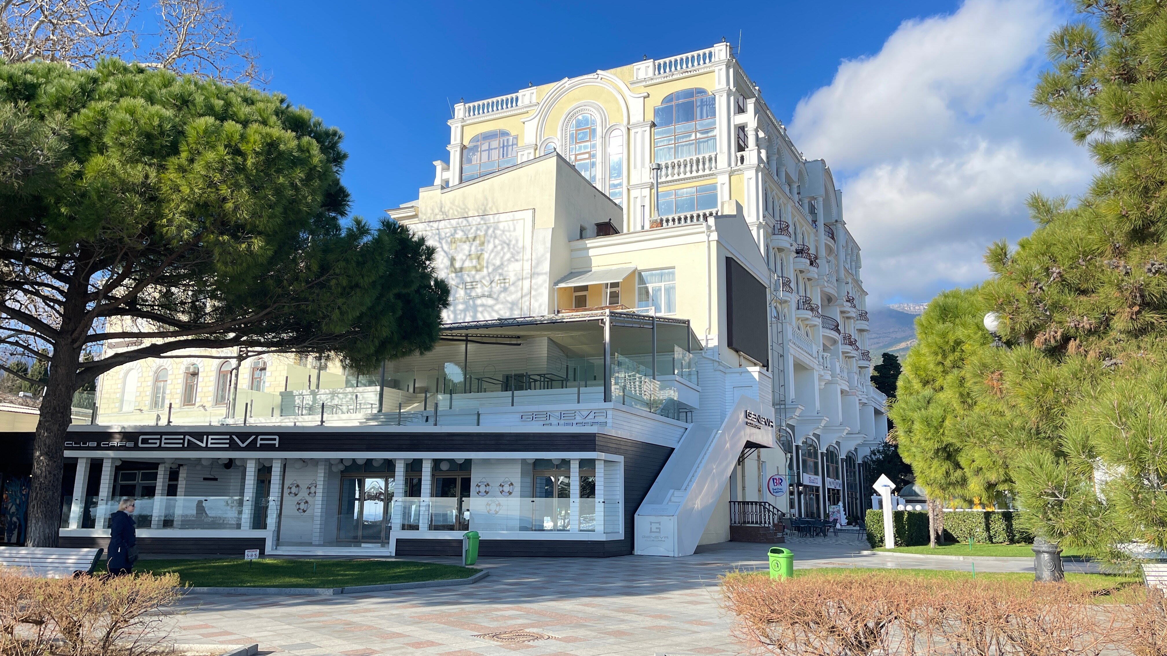 Фото отеля 1