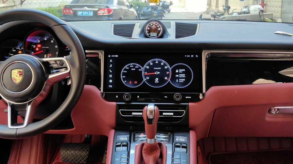 مستلزمات وزينة السيارات Ustanovochnaya studiya Mycar ، قازان، صورة