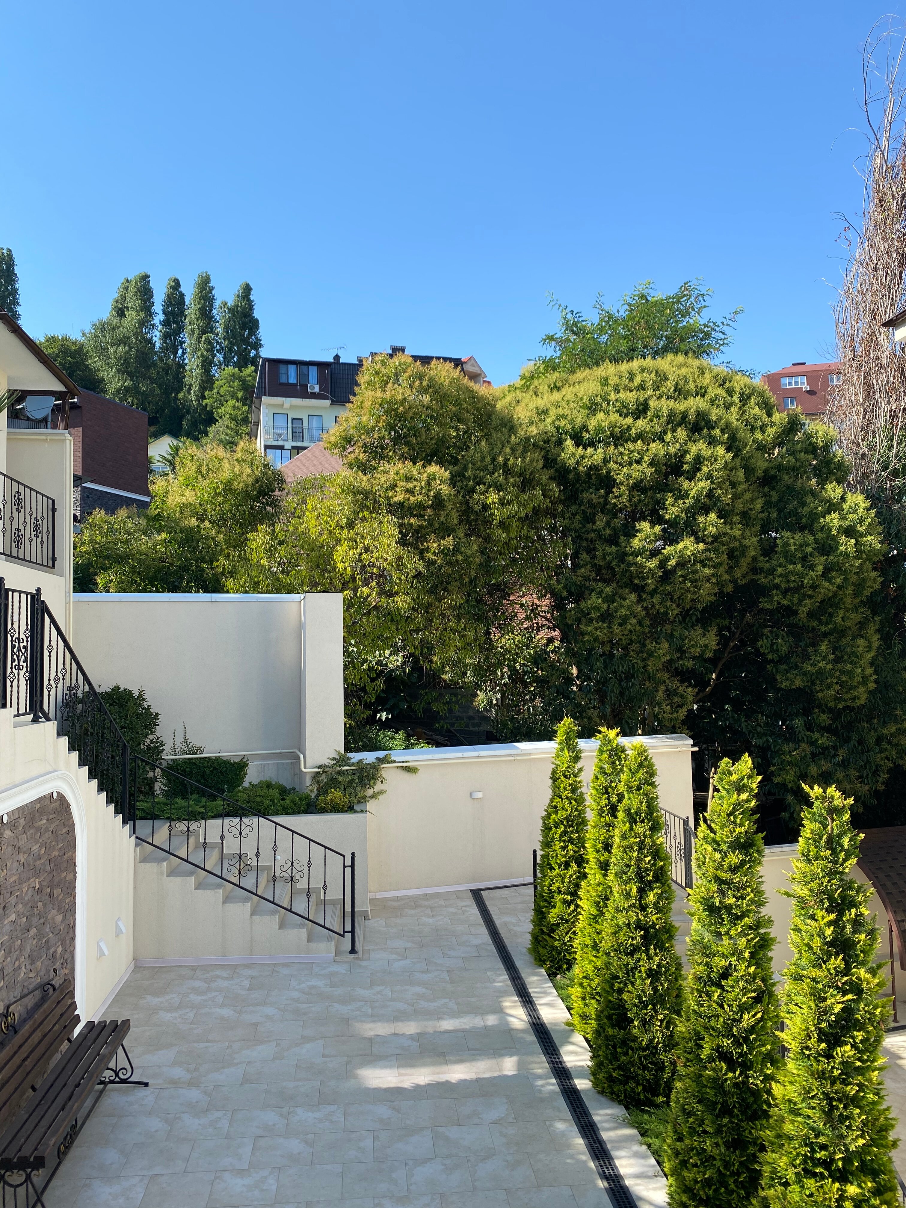 Фото The White Residence