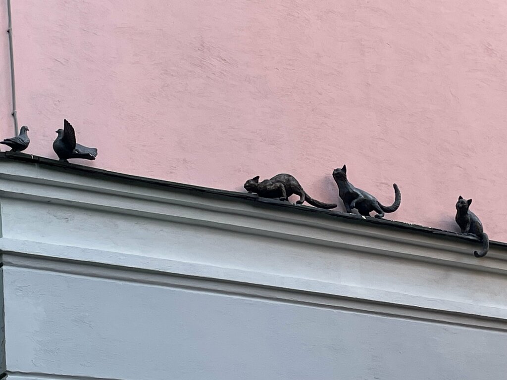 Escultura de genero Кошки, охотящиеся на голубей, , foto