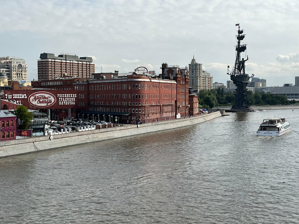 Бизнес-центр Красный октябрь, Москва, фото