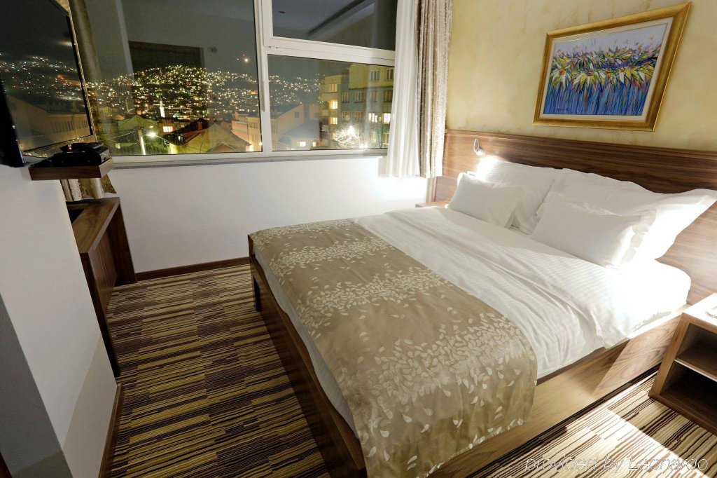 Фото Hotel Bistrik City Center