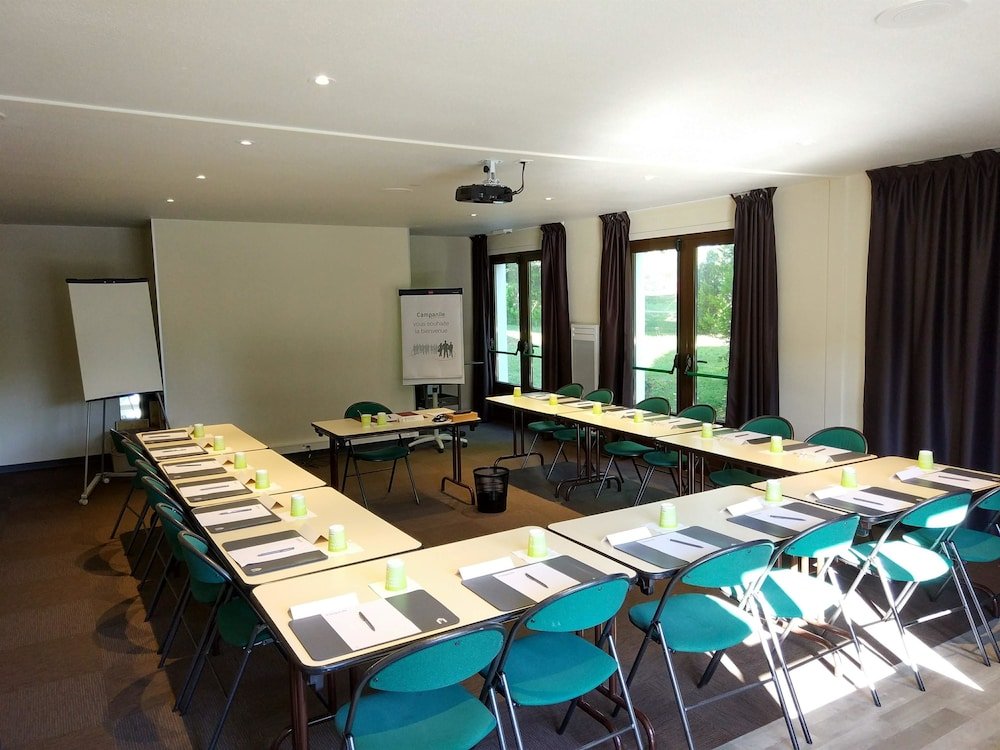 Фото Campanile Melun Sénart - Vert Saint Denis