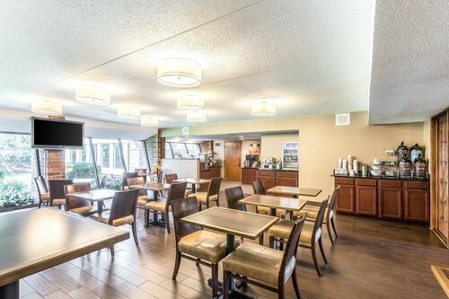 Гостиница Comfort Inn в Лансинге
